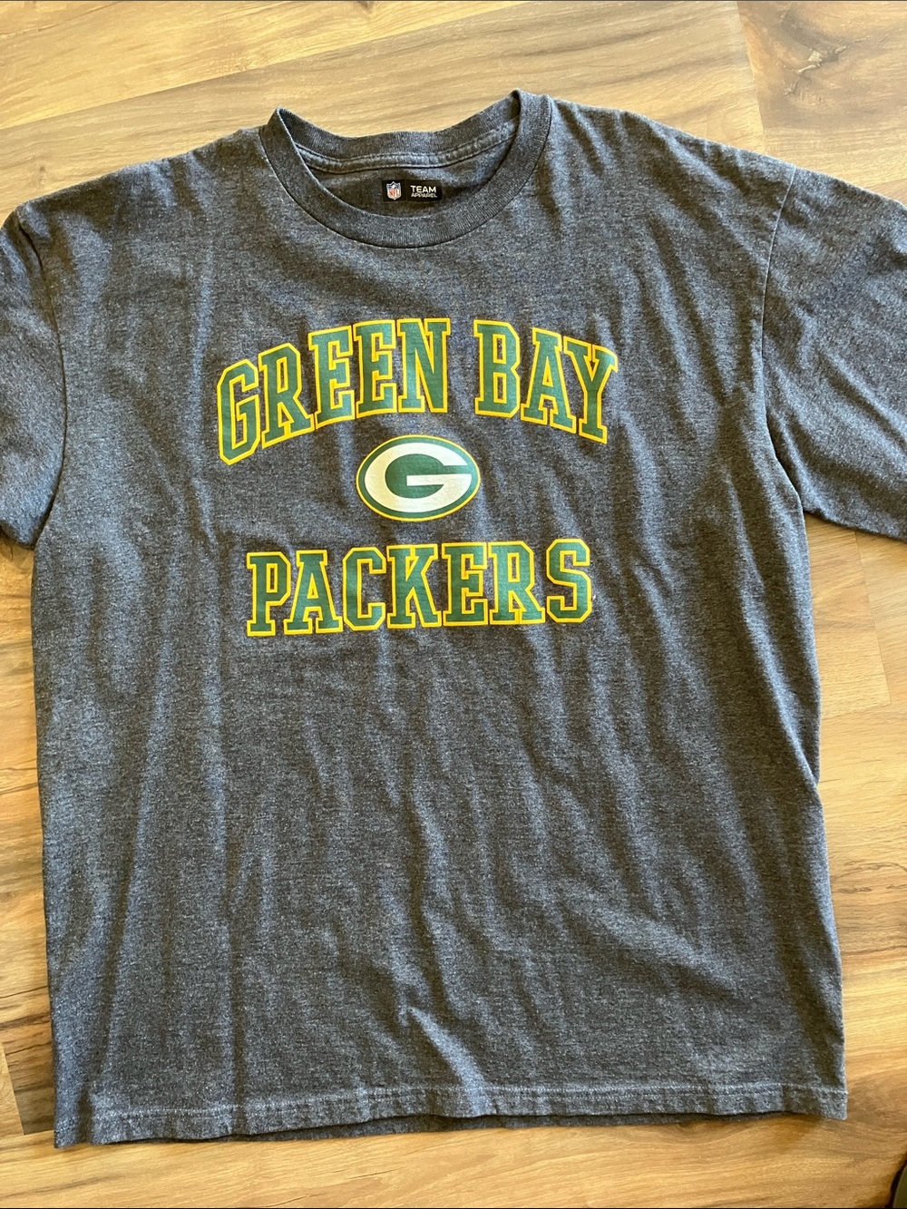 NFL TEAM APPAREL 
GREEN BAY PACKERS
SIZE X-LARGE